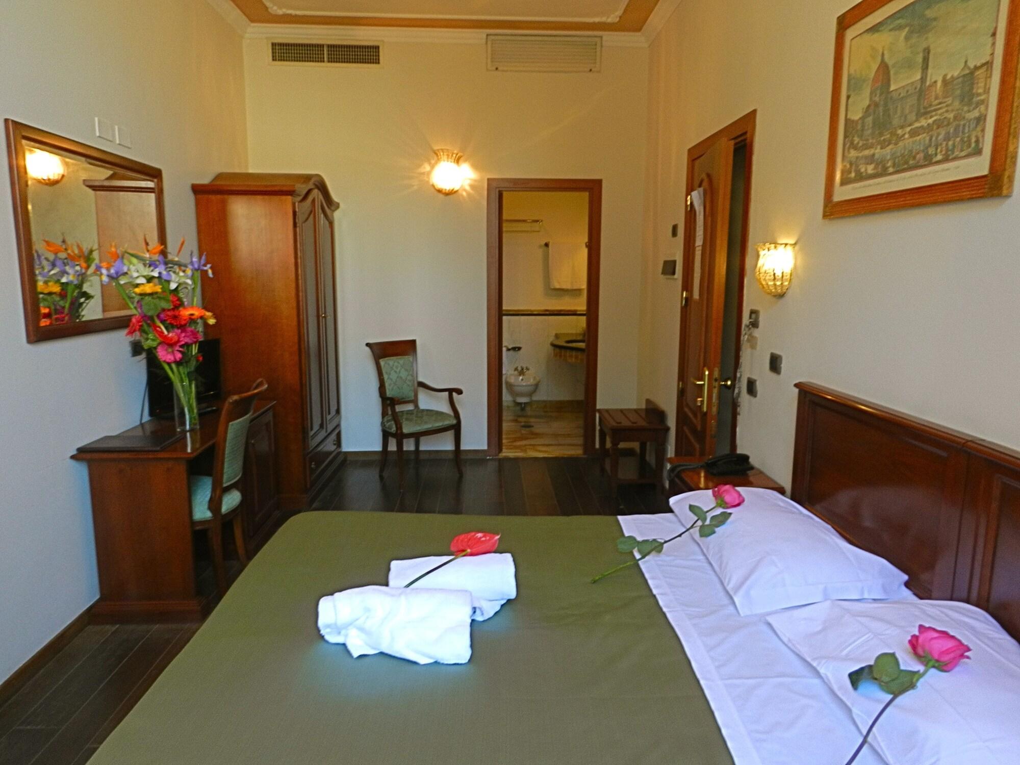Domus Florentiae Hotel Florence Ngoại thất bức ảnh