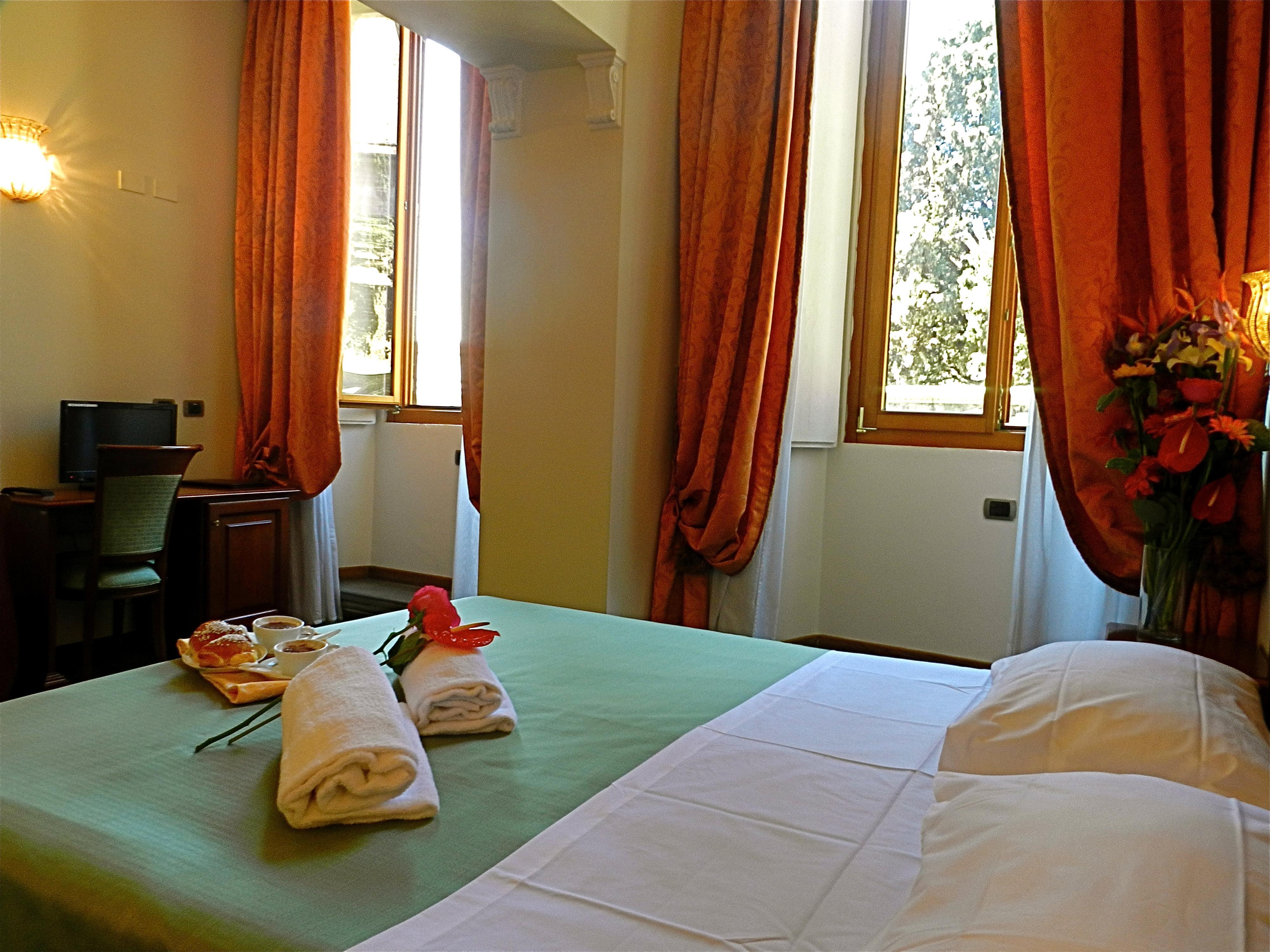 Domus Florentiae Hotel Florence Ngoại thất bức ảnh